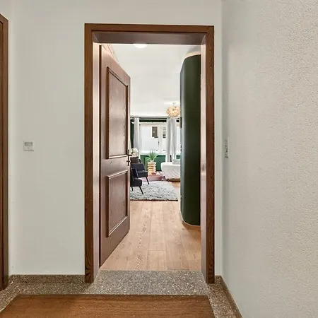Luxury Monolocale Dorf Via Stredas 아파트