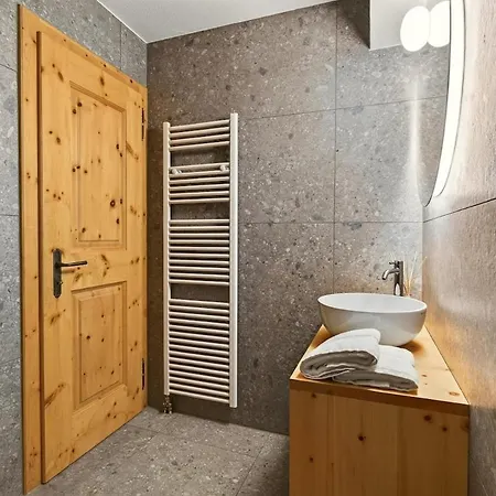 Luxury Monolocale Dorf Via Stredas 세인트모리츠